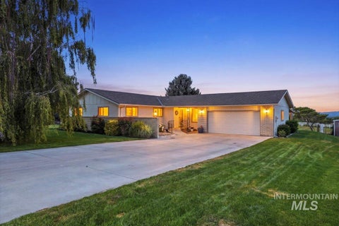 Photo of 14110 Towers Dr, Caldwell, ID 83607 (MLS # 98991634)