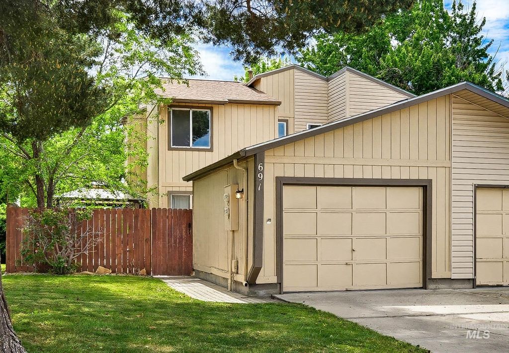 Photo of 691 W Barret St, Meridian, ID 83642 (MLS # 98985874)