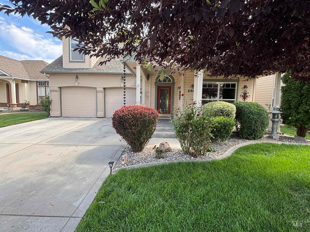 Photo of 6945 E Greens Dr, Nampa, ID 83687 (MLS # 98993851)