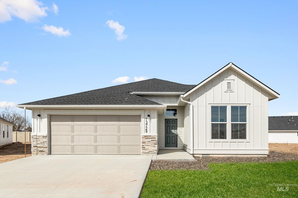 Photo of 13728 Redway Ct, Caldwell, ID 83607 (MLS # 98979362)