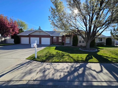 Photo of 1164 Mountain View Dr, Twin Falls, ID 83301 (MLS # 98980868)