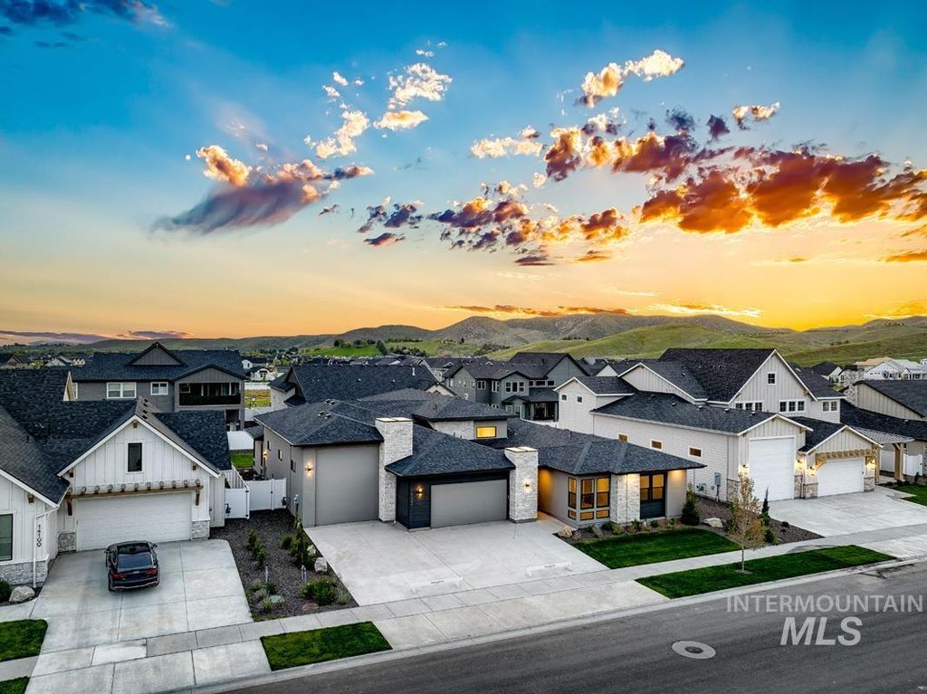 Photo of 14227 N Hornbill Way, Boise, ID 83714 (MLS # 98984870)