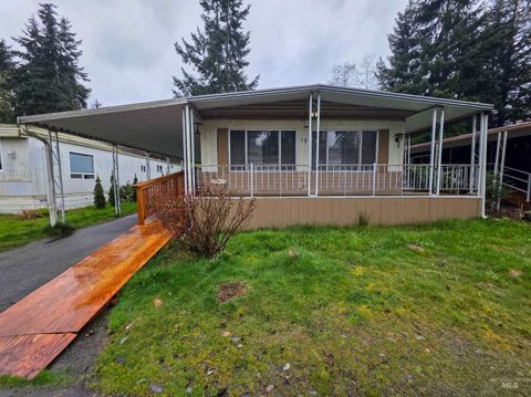 Photo of 5220 176th St Sw St #19, Outside City Limits, WA 98037 (MLS # 98981765)