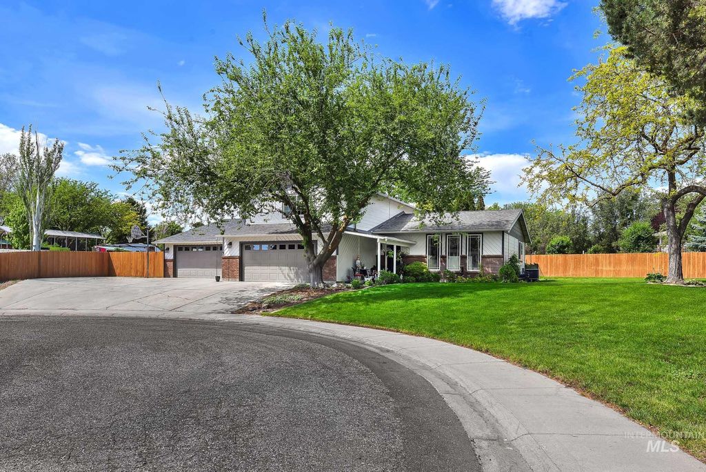 Photo of 11407 W Reutzel Dr, Boise, ID 83709 (MLS # 98986137)