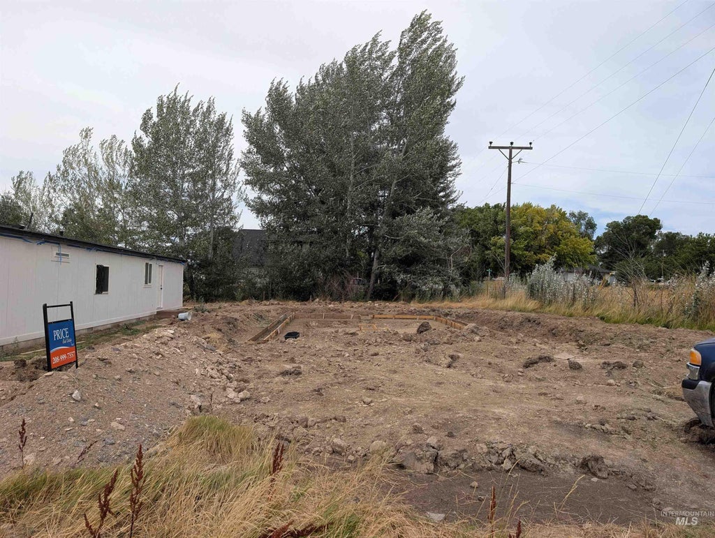 Photo of 220 W Cassia, Richfield, ID 83349 (MLS # 99002354)