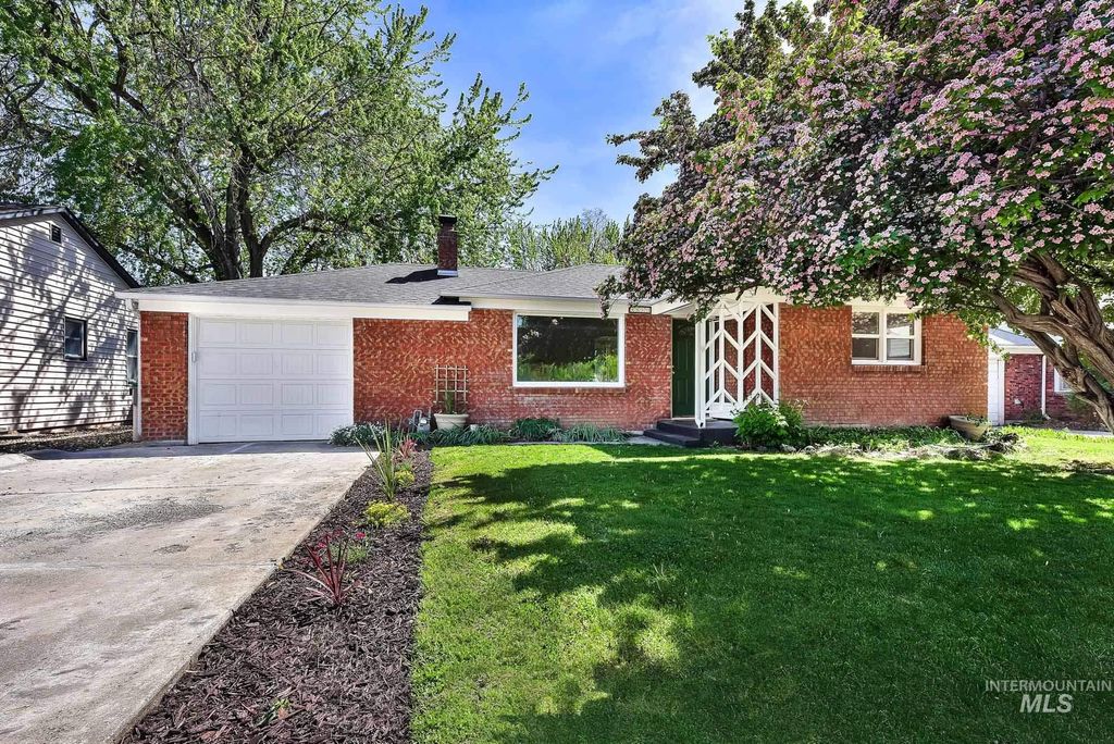 Photo of 4813 W Edson ST, Boise, ID 83705 (MLS # 98984856)