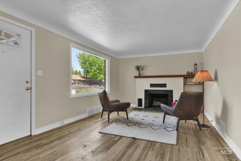 Photo of 4813 W Edson ST, Boise, ID 83705 (MLS # 98984856)