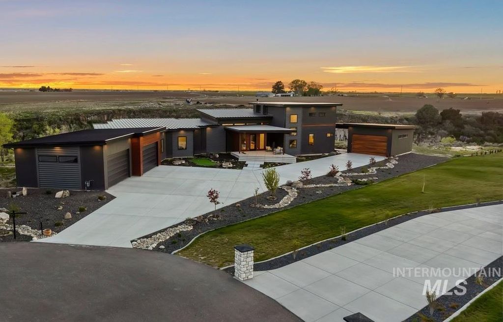 Photo of 2637 E 4267 N, Twin Falls, ID 83301 (MLS # 98980902)