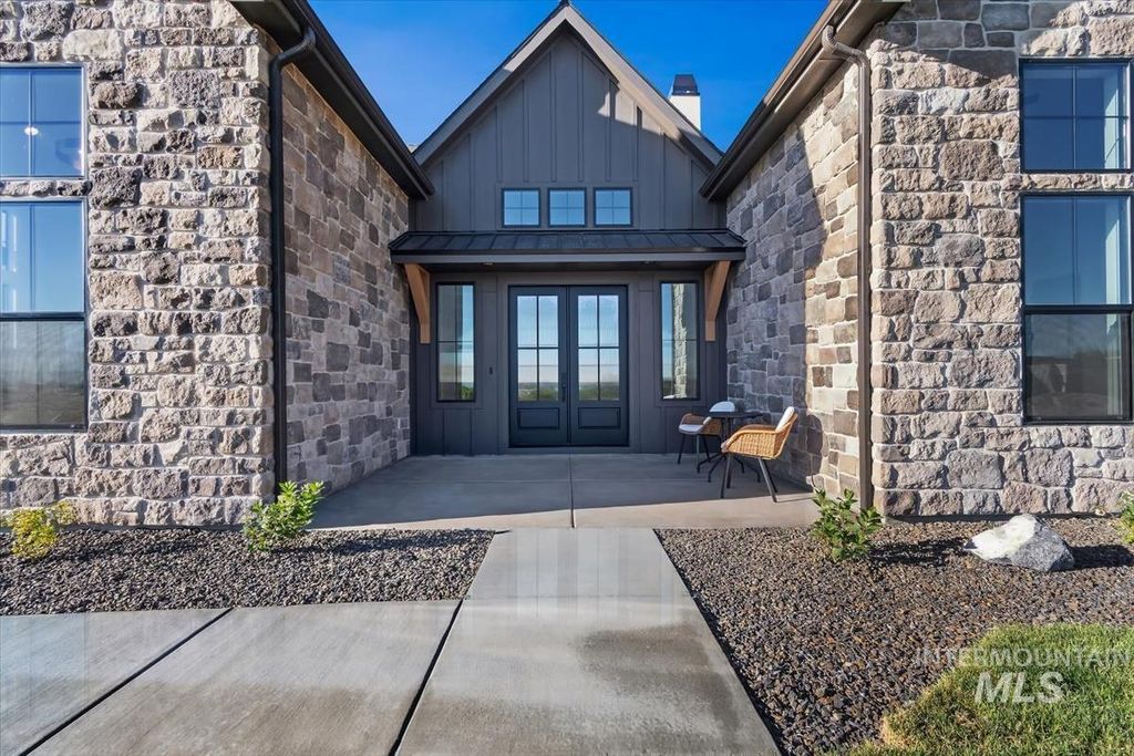 Photo of 1026 N 63rd St, Nampa, ID 83687 (MLS # 98989832)