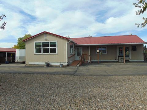 Photo of 753 Gem Ave, Nyssa, OR 97913 (MLS # 98966027)