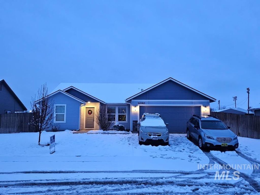 Photo of 1090 W 10th Street, Weiser, ID 83672 (MLS # 98970161)