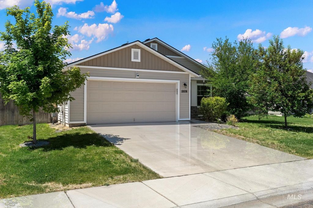 Photo of 5506 Barkley Way, Caldwell, ID 83607 (MLS # 98985005)