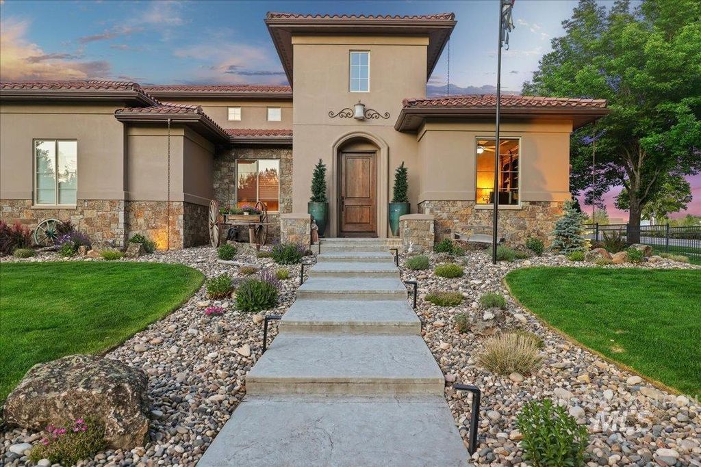 Photo of 1480 N Colline Bello Way, Eagle, ID 83616 (MLS # 98964037)