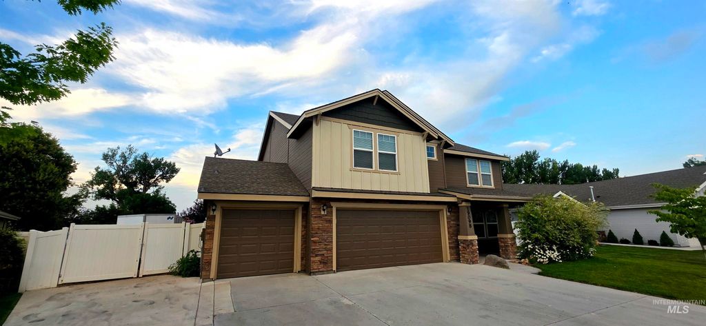 Photo of 19098 Kenney Way, Caldwell, ID 83605 (MLS # 98992282)