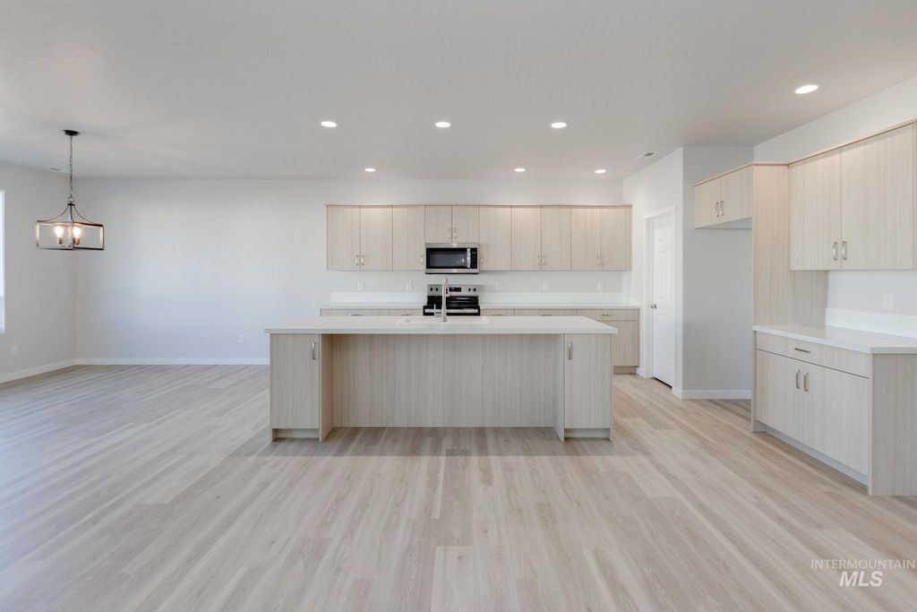 Photo of 13649 Inman Ct, Caldwell, ID 83607 (MLS # 98983731)