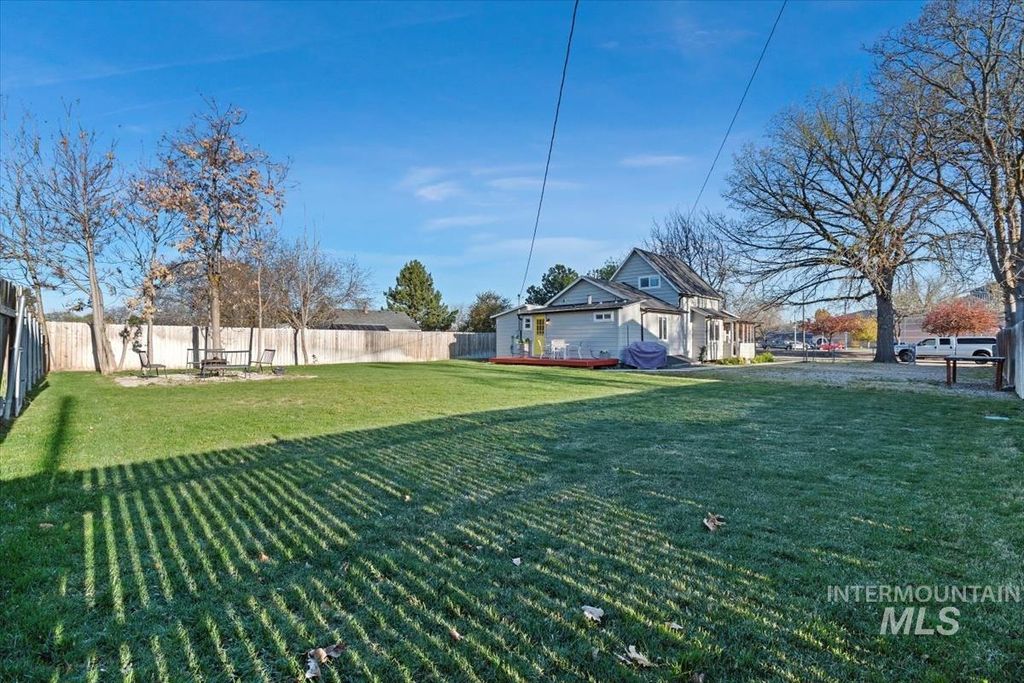 Photo of 1916 E Oak St, Caldwell, ID 83605 (MLS # 98971722)