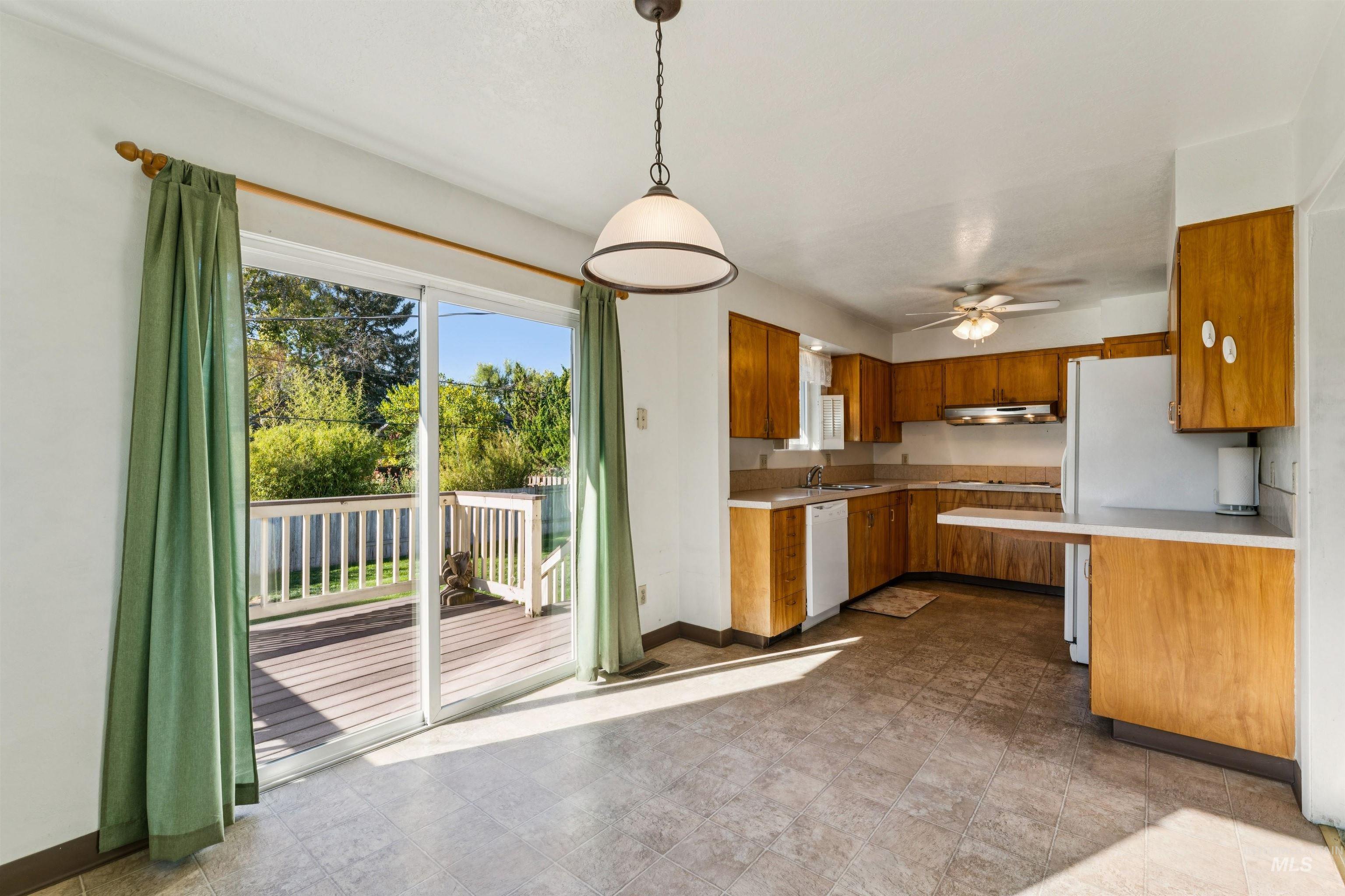 8721 W San Anita Drive