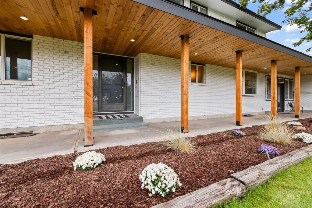 Photo of 12170 Chinden Ridge, Boise, ID 83714 (MLS # 98977623)