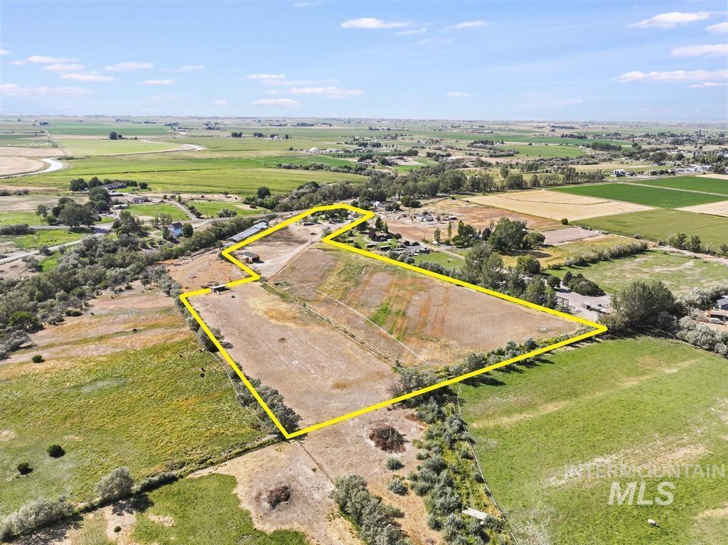 Photo of 3762 N 2200 E, Filer, ID 83328 (MLS # 98999011)