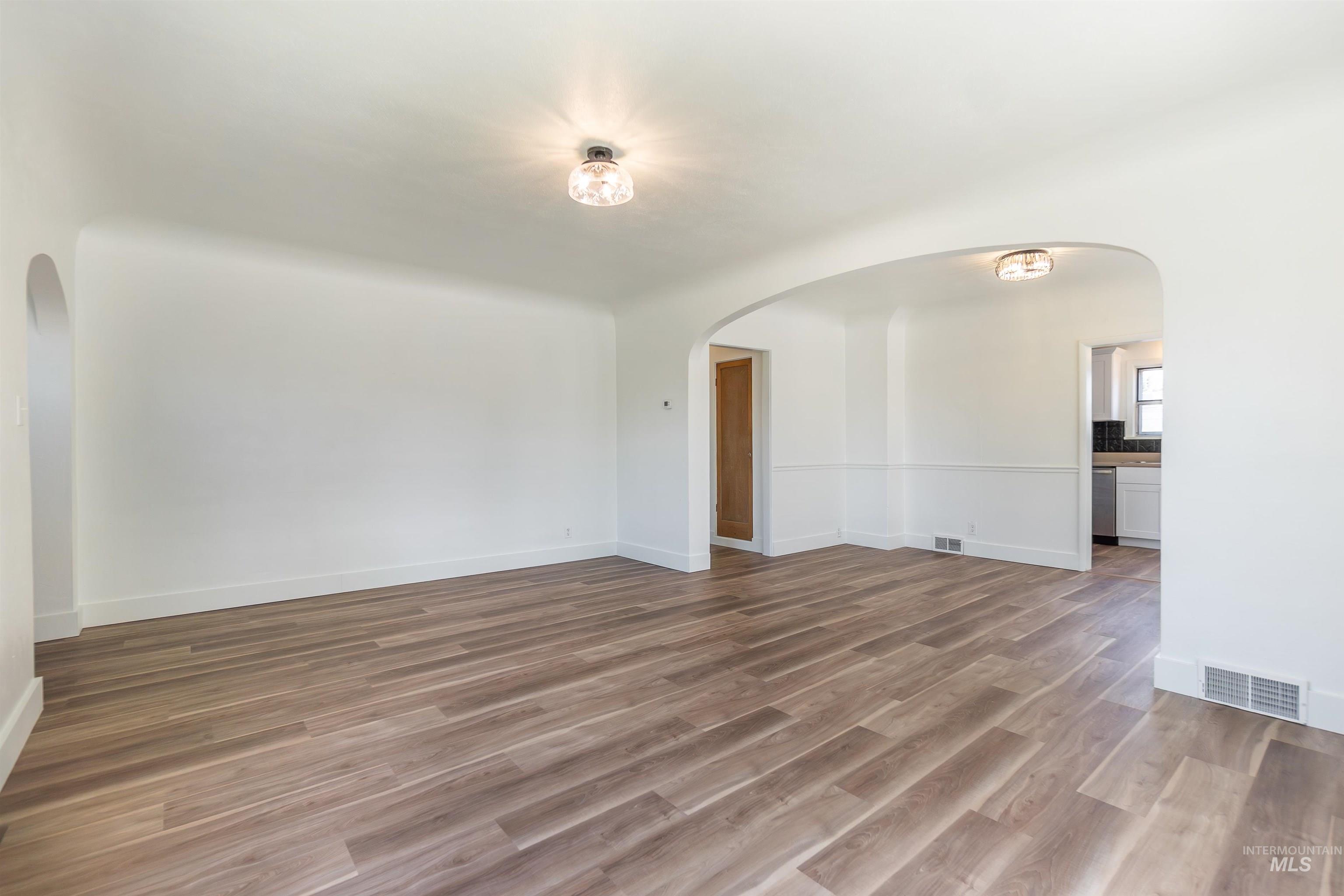 1124 14th Ave S