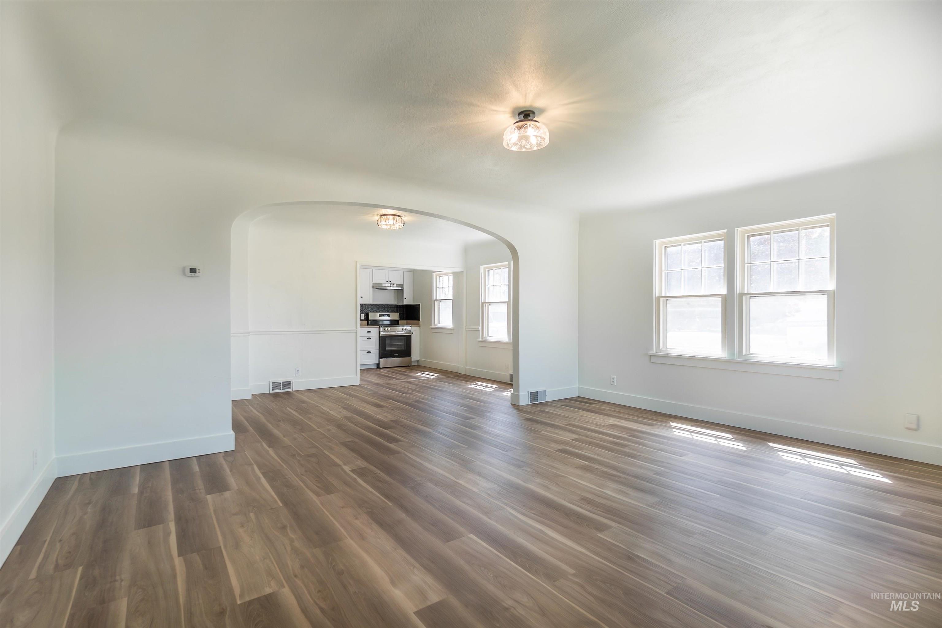 1124 14th Ave S
