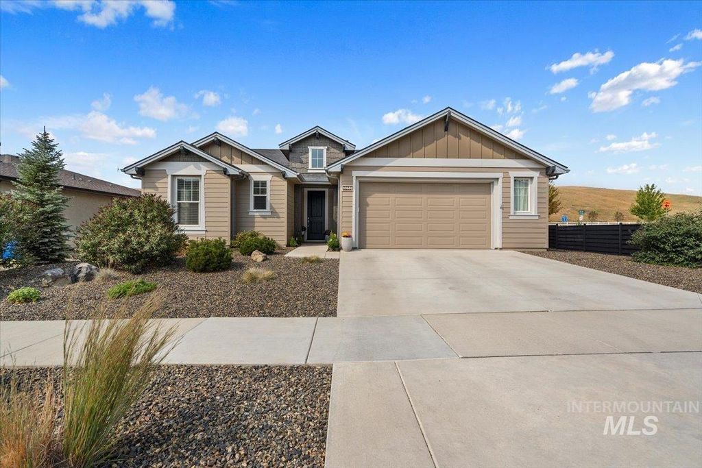 Photo of 20689 N Glenisla Avenue, Boise, ID 83714 (MLS # 98972554)