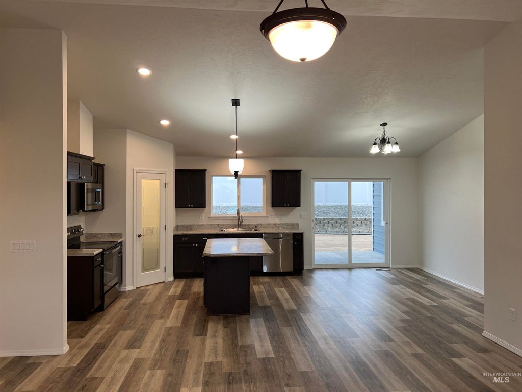 Photo of 1743 Yellowstone, Lewiston, ID 83501 (MLS # 98962838)