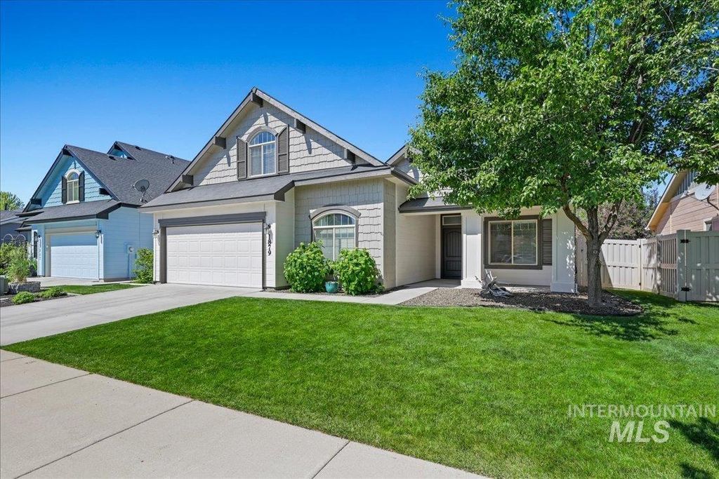Photo of 1879 Prairie View Way, Middleton, ID 83644 (MLS # 98963776)