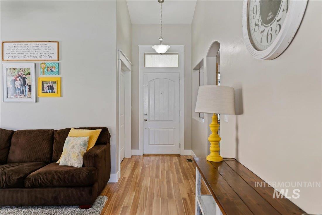 1879 Prairie View Way