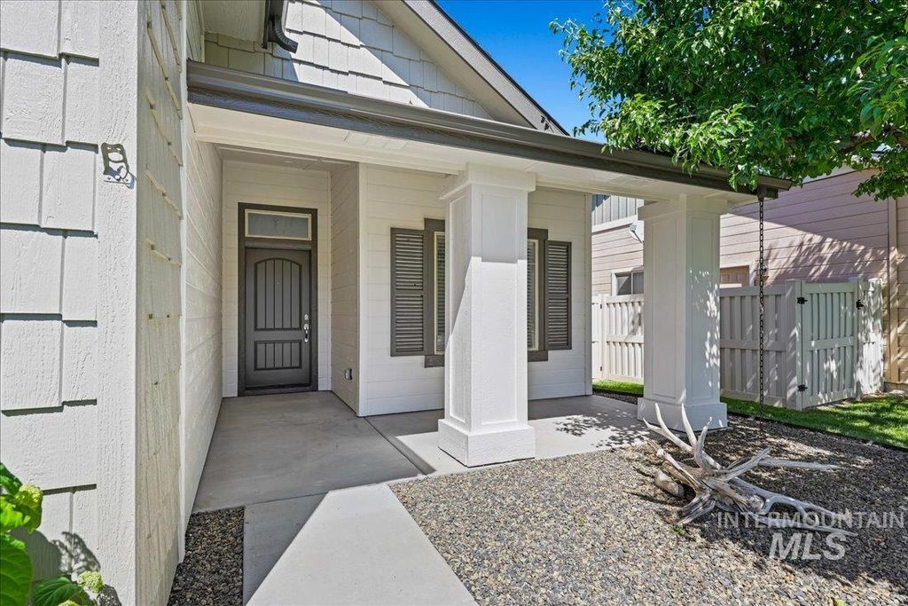 Photo of 1879 Prairie View Way, Middleton, ID 83644 (MLS # 98963776)