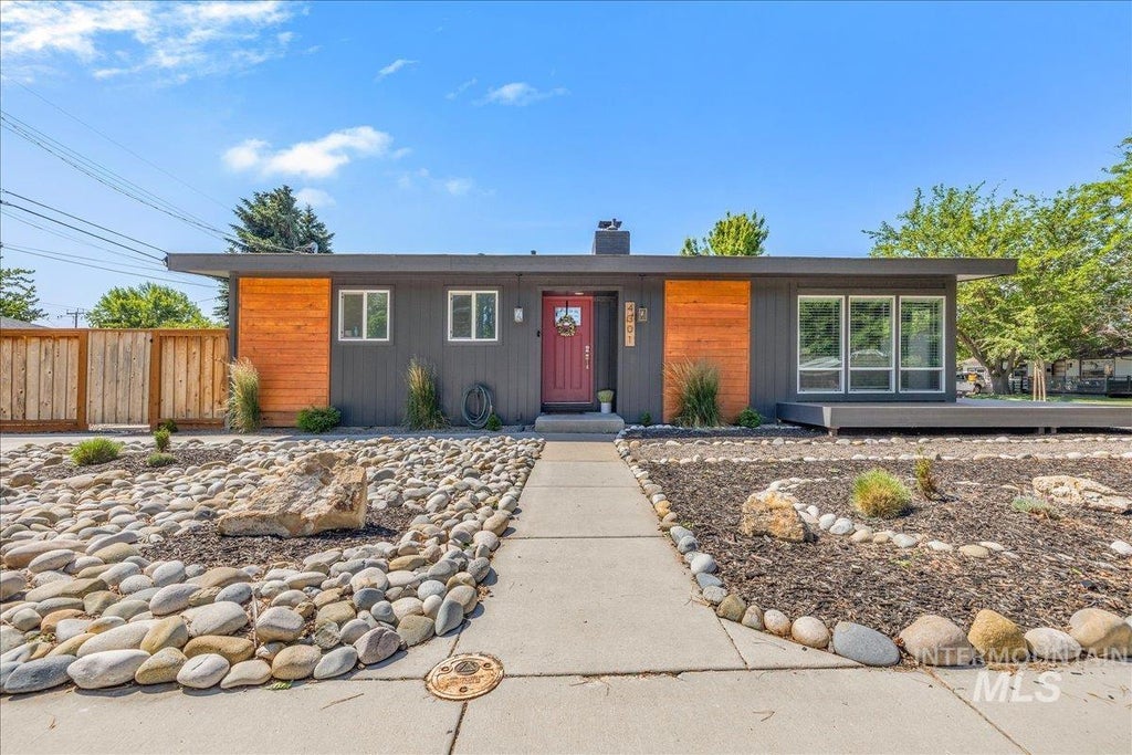 Photo of 4301 W Camas St, Boise, ID 83705 (MLS # 99001416)