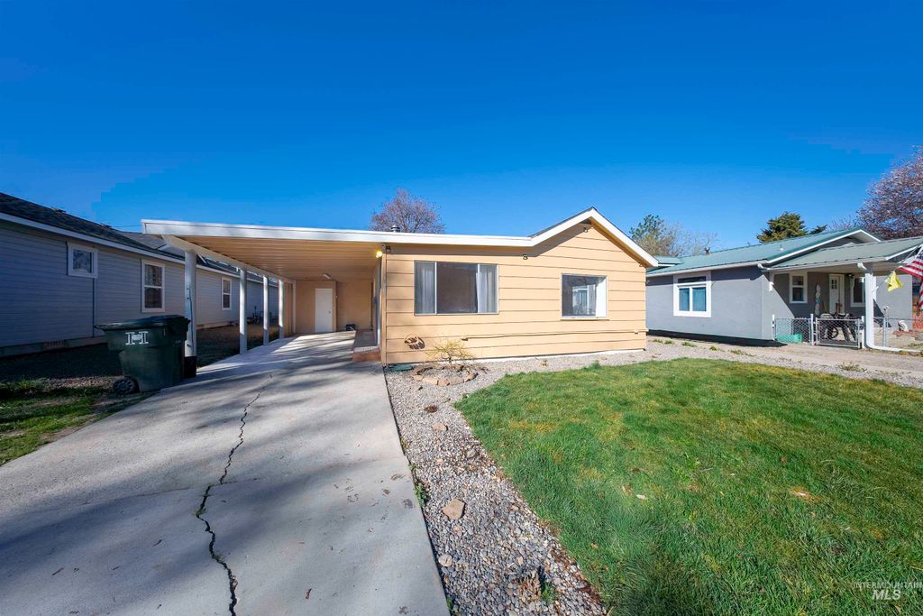 Photo of 108 SW Park Ave, New Plymouth, ID 83655 (MLS # 98979968)