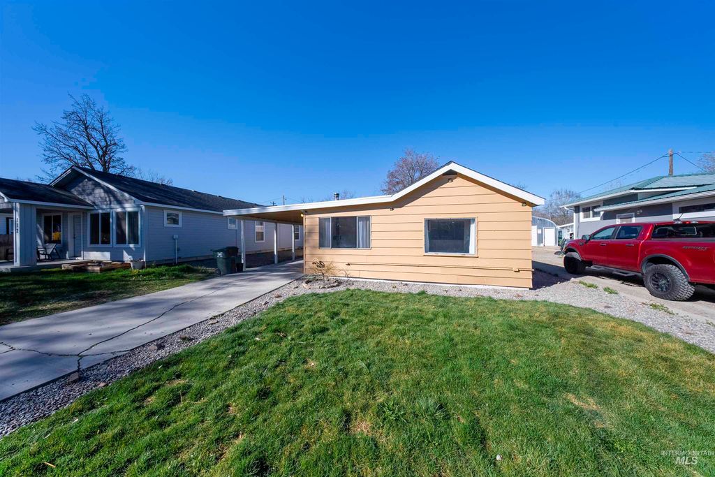 Photo of 108 SW Park Ave, New Plymouth, ID 83655 (MLS # 98979968)