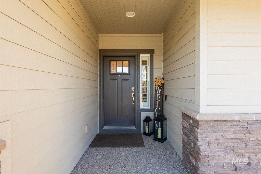 Photo of 10672 W W Daylily Ave, Star, ID 83669 (MLS # 98991521)