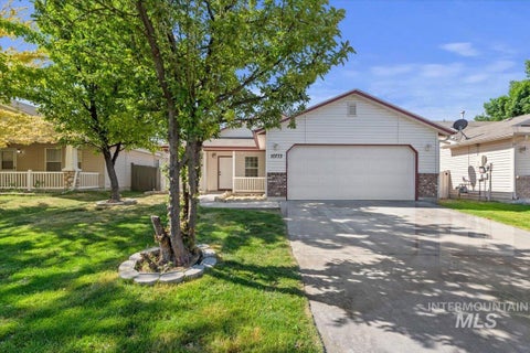 Photo of 10773 Gossamer St, Nampa, ID 83687 (MLS # 98987272)