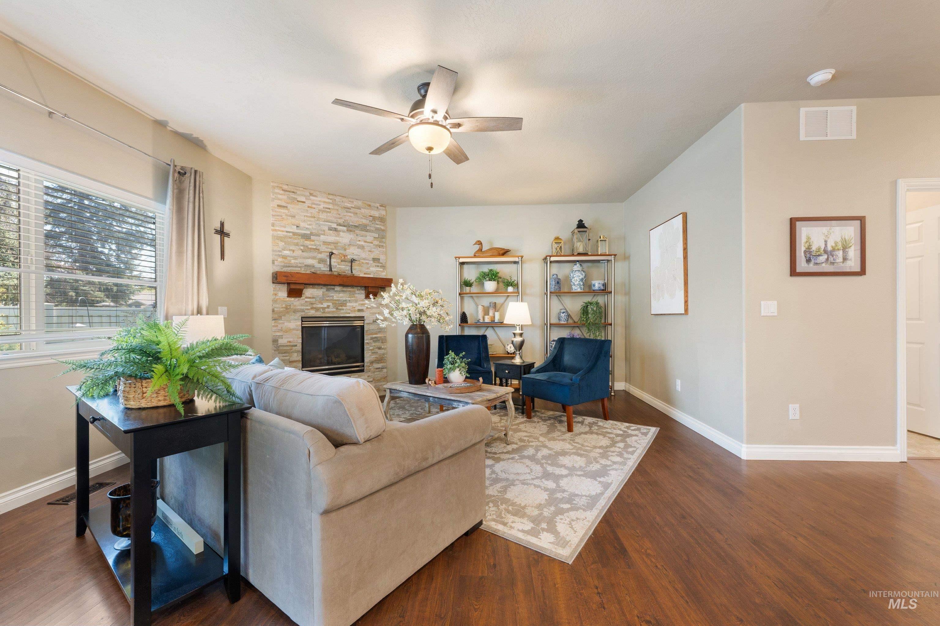 1574 N Wintertree Avenue