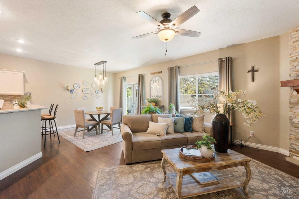 Photo of 1574 N Wintertree Avenue, Meridian, ID 83642 (MLS # 98983259)