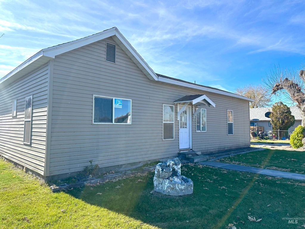 Photo of 613 2nd Street S St, Rupert, ID 83318 (MLS # 98967085)