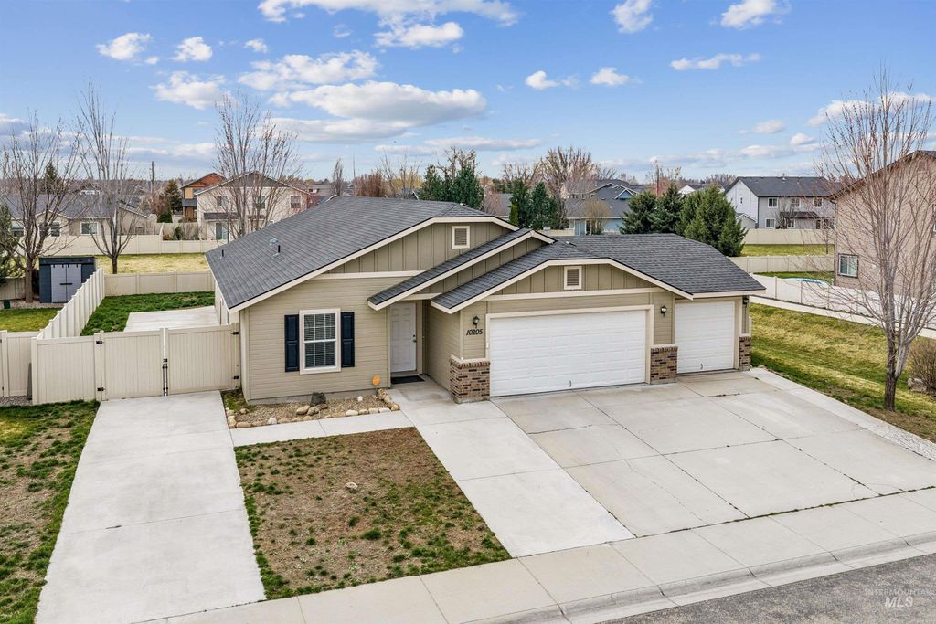 Photo of 10205 W Virginia City St, Star, ID 83669 (MLS # 98978502)