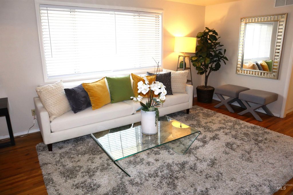 Photo of 2627 Eldorado St, Boise, ID 83704 (MLS # 98976157)