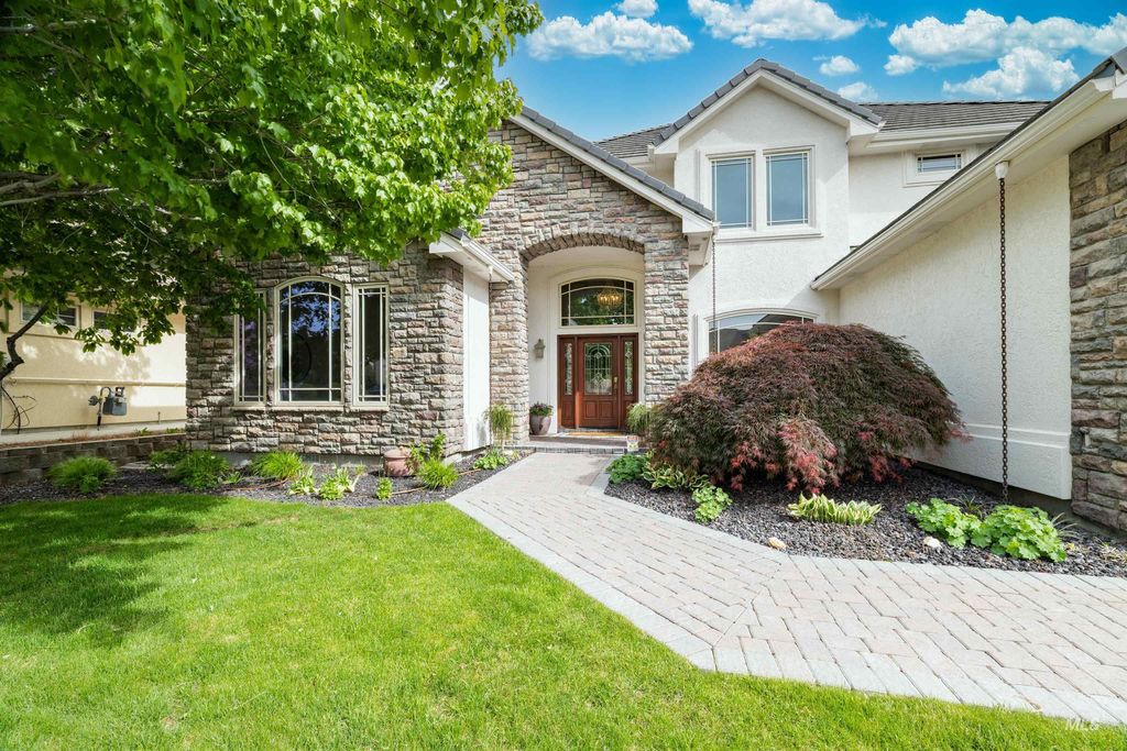 Photo of 3757 W Quail Hollow Ct, Boise, ID 83703 (MLS # 98986198)