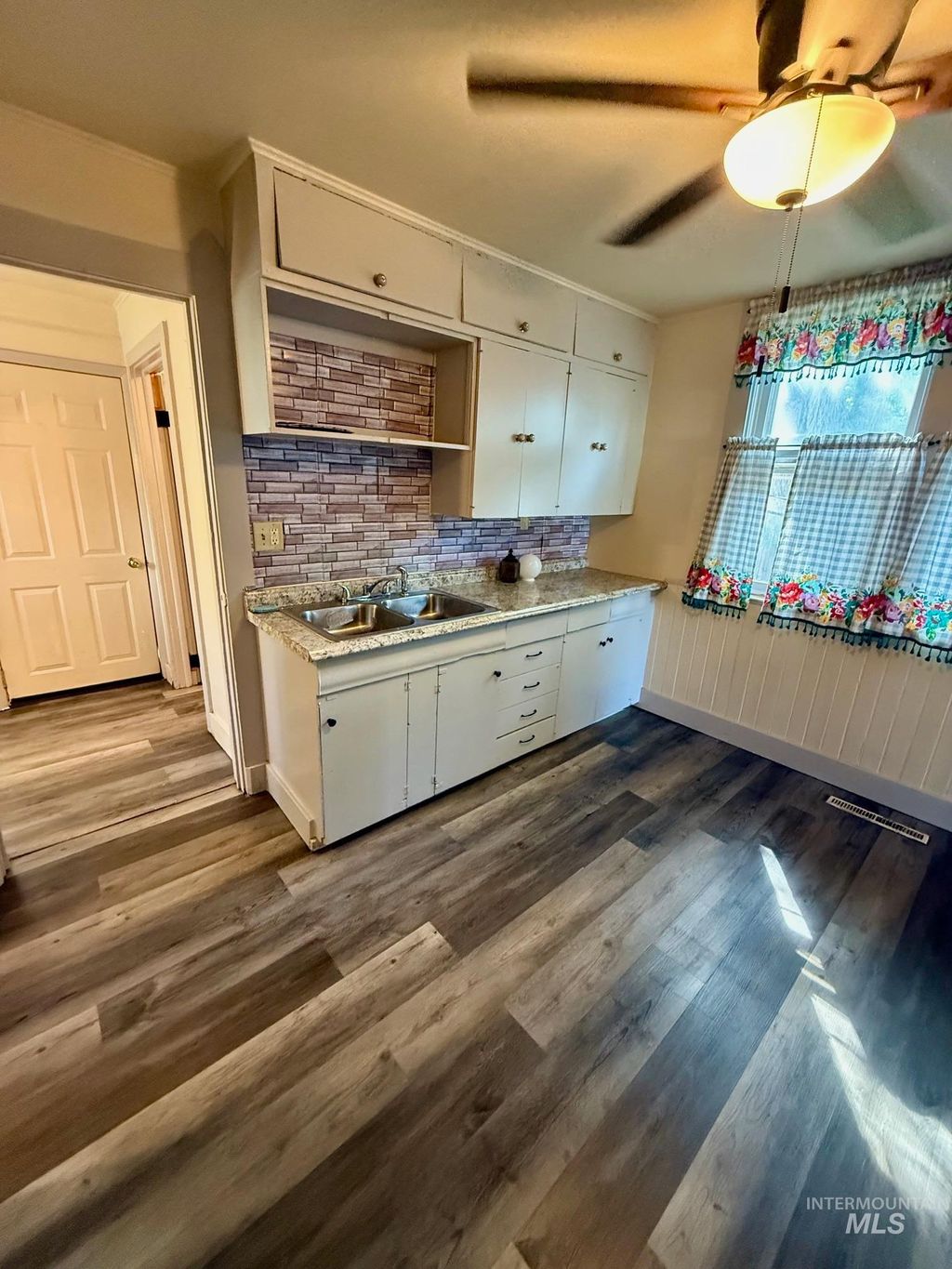 Photo of 617 W Main St, Weiser, ID 83672 (MLS # 98959031)