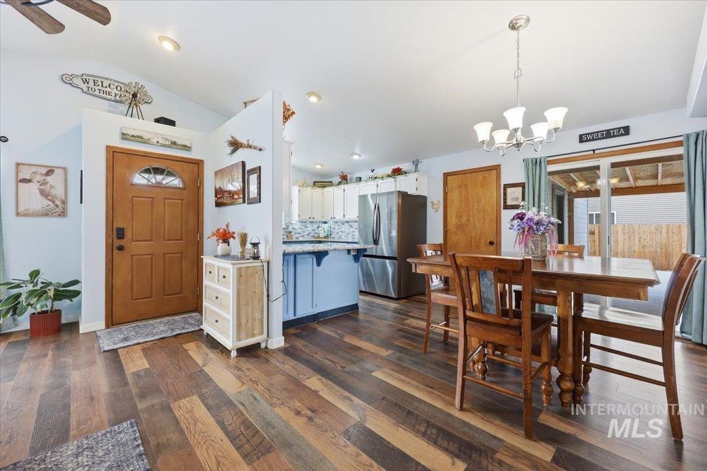 Photo of 428 W Woodbury Dr, Meridian, ID 83646 (MLS # 98981902)