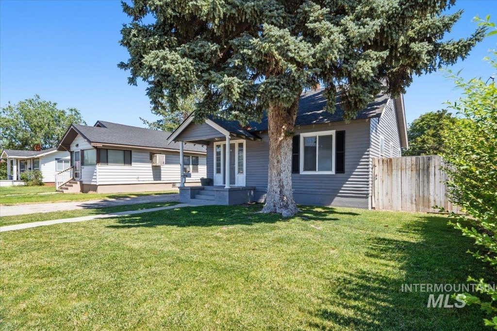 Photo of 620 16th Avenue S AVE, Nampa, ID 83651 (MLS # 98994338)
