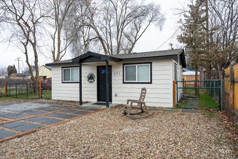 Photo of 271 NW 7th Street, Ontario, OR 97914 (MLS # 98974584)