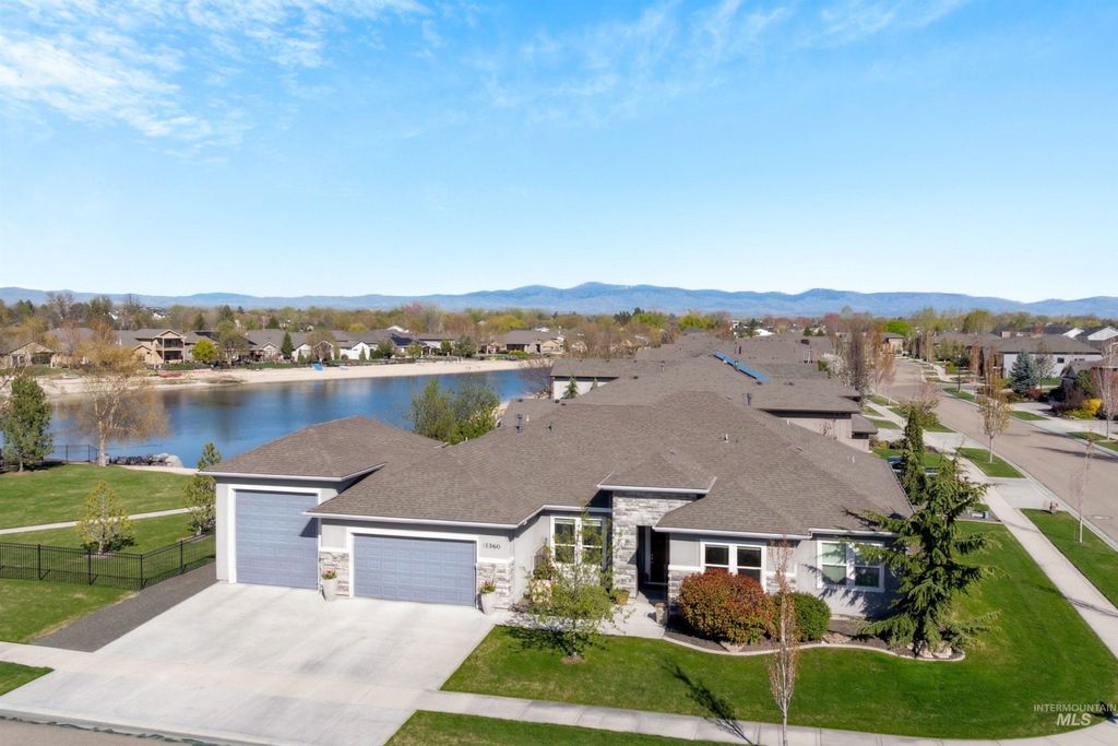 Photo of 1360 N Bowknot Lake Way, Star, ID 83669 (MLS # 98981216)