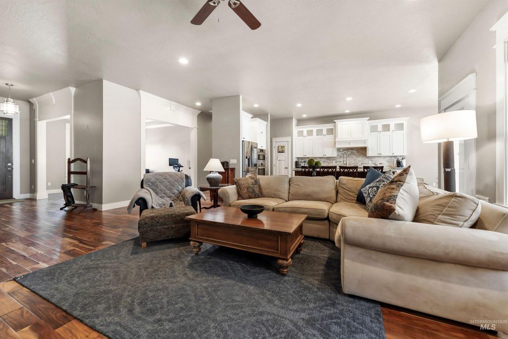 Photo of 1360 N Bowknot Lake Way, Star, ID 83669 (MLS # 98981216)