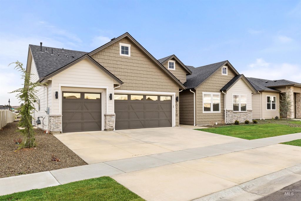 Photo of 10540 W Mizzle Drive, Star, ID 83669 (MLS # 98972891)