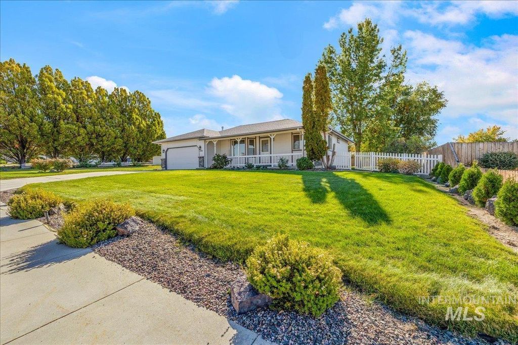 Photo of 2281 Wildwood Ln, Emmett, ID 83617 (MLS # 98965127)