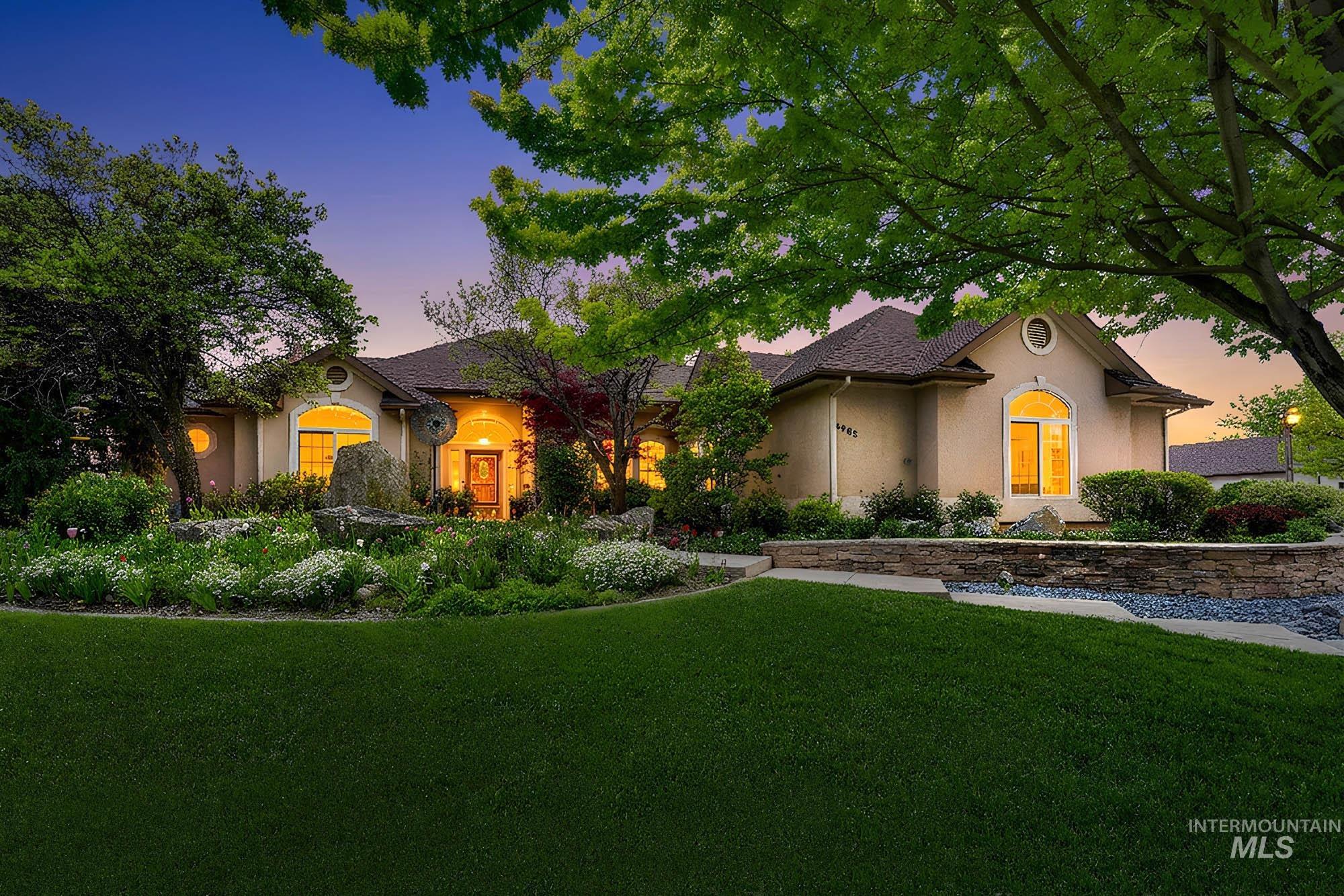 5065 N Golden View Ct